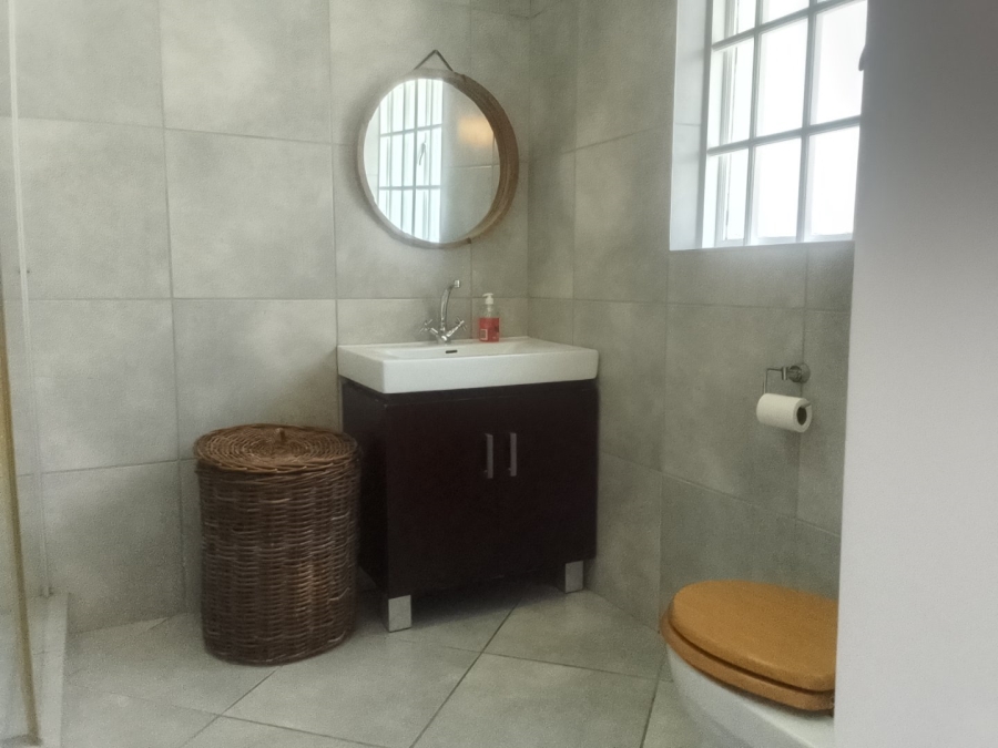 To Let  Bedroom Property for Rent in Loerie Park Western Cape